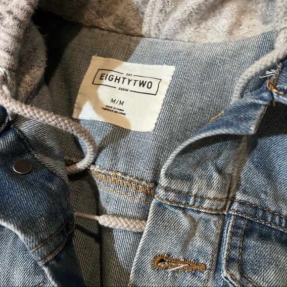 Jean jacket - Picture 2 of 3